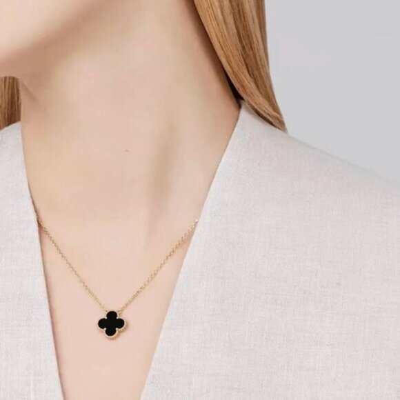 ✅Authentic Van Cleef & Arpels Necklace - Picture 1 of 15